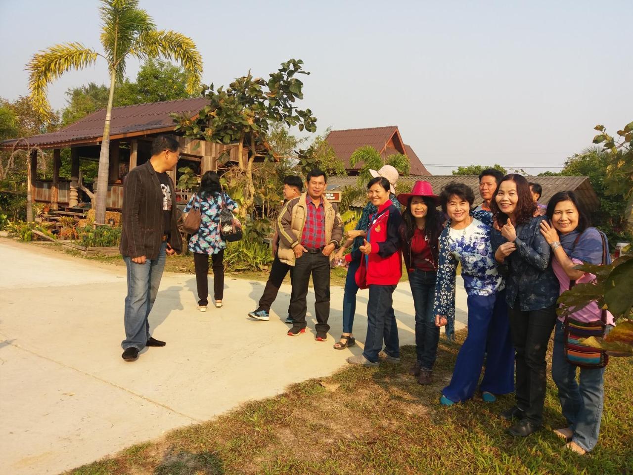 เฮือนปลายนา โฮมสเตย์ Ban Sawan Buitenkant foto